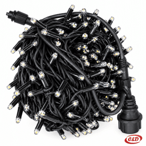Toplo bijele LED lampice mravi na crnom kabelu