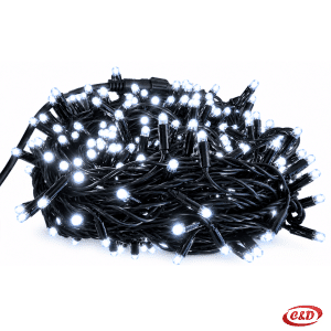 Toplo bijele LED lampice mravi na crnom kabelu