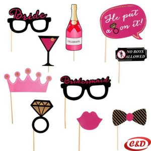 Rekviziti za slikanje; Bride to be