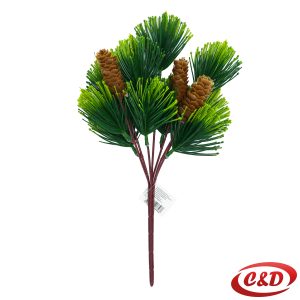 Umjetna zelena borova grančica od plastike.