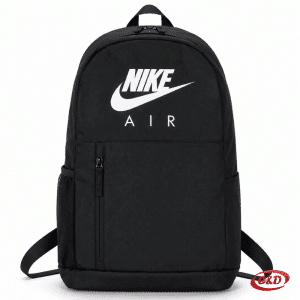 crni Nike ruksak od vodootpornog poliestera s bijelim Nike natpisom, zapremnine 20 L i anatomskim leđima