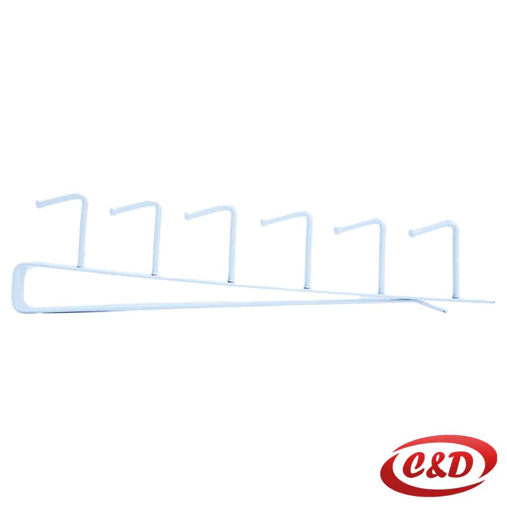 bijela metalna vješalica za krpe sa šest kuka dimenzija 25 × 6 cm