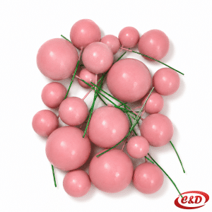roze dekorativne plastične kugle različitih veličina 2 cm, 3 cm i 4 cm