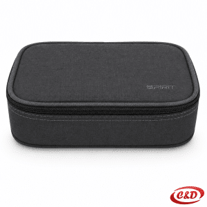 Siva jednobojna pernica od poliestera s jednim pretincem, unutarnjom pregradom i dodatnim džepom na zip dimenzija 23 × 12 × 6 cm