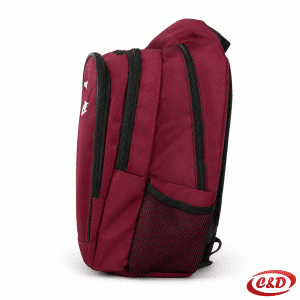 Nike crveni ruksak od poliestera, zapremnine 24 L, dimenzija 45 × 30 × 15 cm