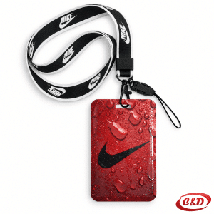 Akreditacija dimenzije 8 × 5 cm s crnom Nike vrpcom i crnim plastičnim okvirom