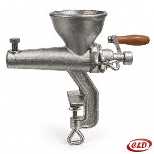 Ručna inox pasirka s drvenom ručkom dimenzija 25 × 23 cm
